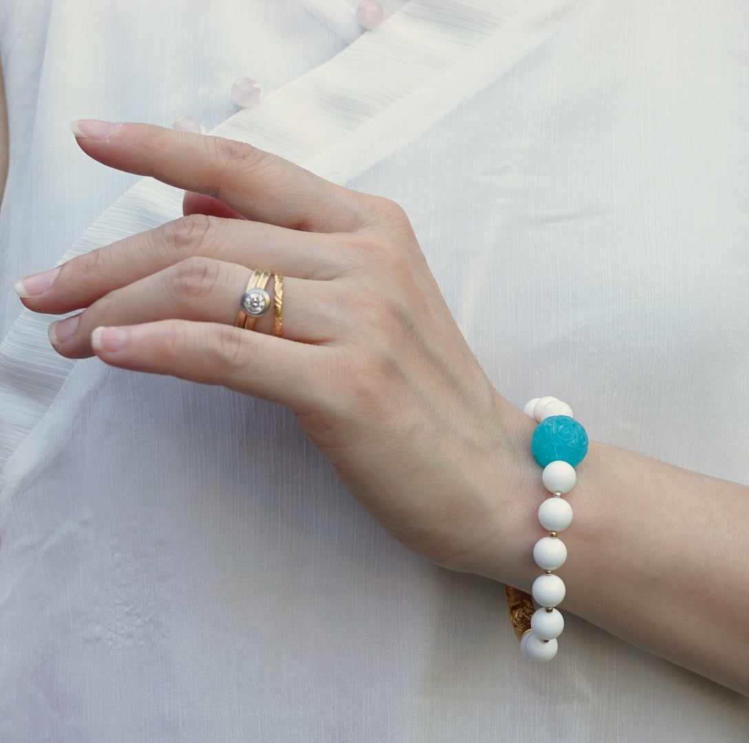 Auspicious Beaded Tridacna Bracelet