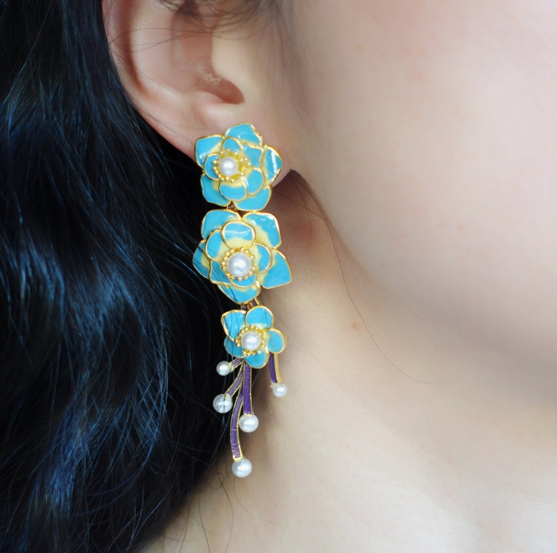 Imitation Kingfisher Enamel Floral Stud Earrings - Yun Boutique