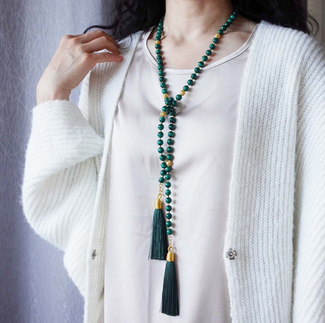 Return to Origin Multi-Style Malachite Beaded Necklace with Tassels Modeling - Yun Boutique