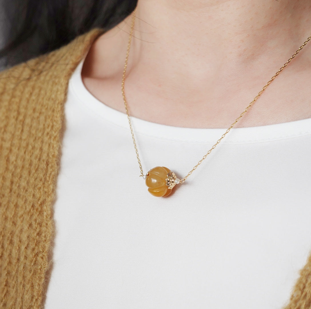 Floating Gemstone Pumpkin Necklace (Multicolor) - Yun Boutique