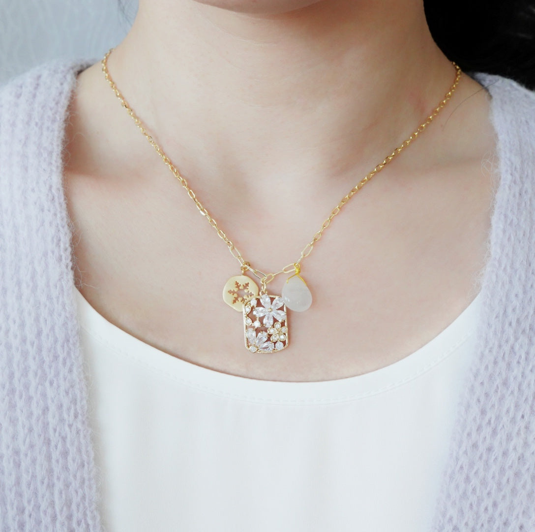 Icy Flower Necklace - Yun Boutique