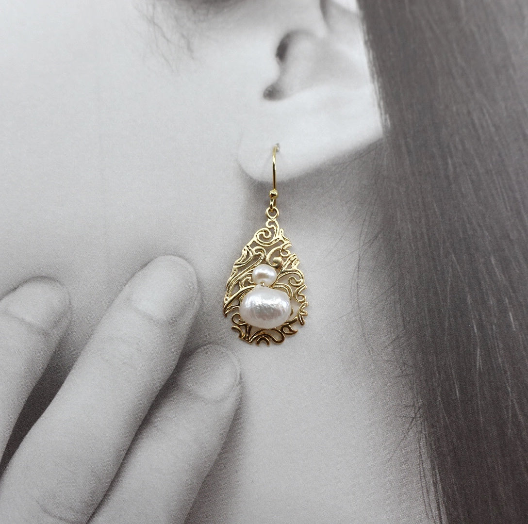 Filigree Pearl Earrings Gold - Yun Boutique