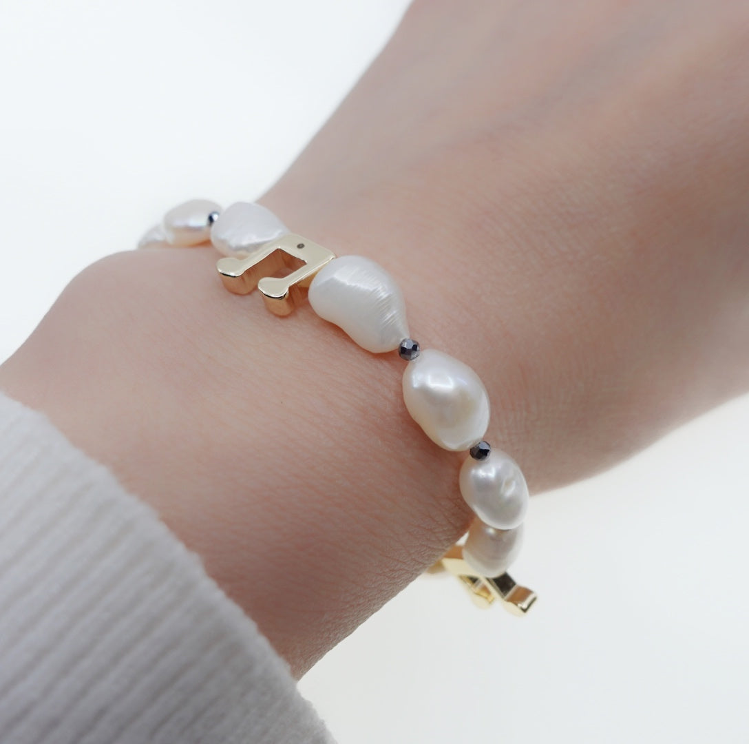 Yun Boutique Baroque Pearl Music Notes Bracelet