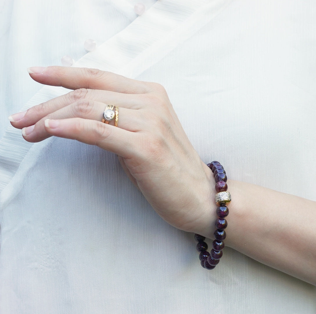 Auspicious Beaded Garnet Bracelet - Yun Boutique