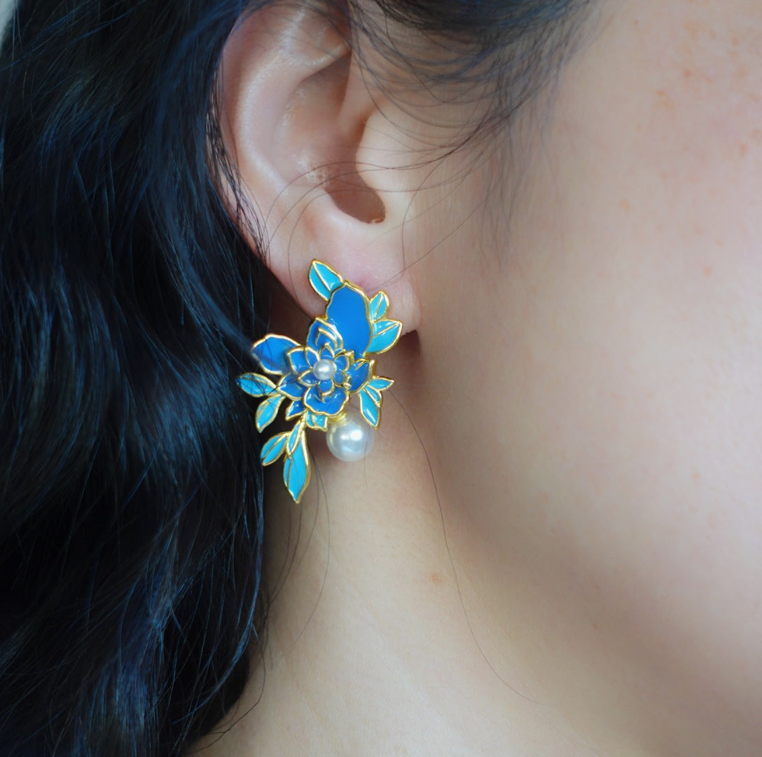 Imitation Kingfisher Flower Studs with Pearls - Yun Boutique