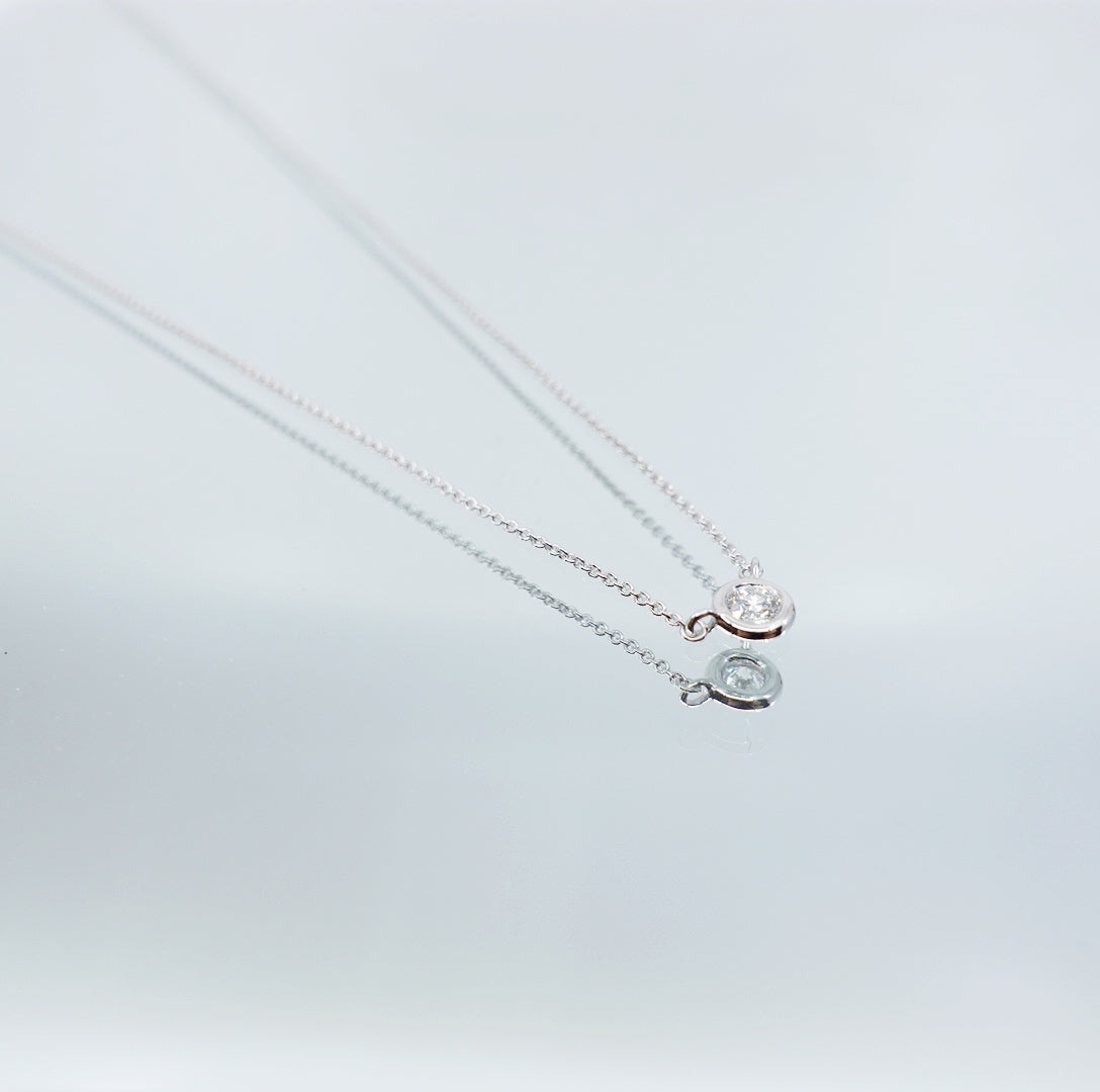 New York Minimal Diamond Pendant