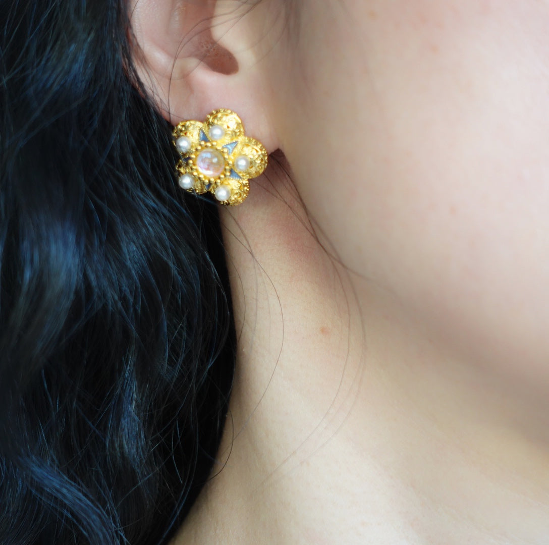 Vintage Style Flower Studs - Yun Boutique