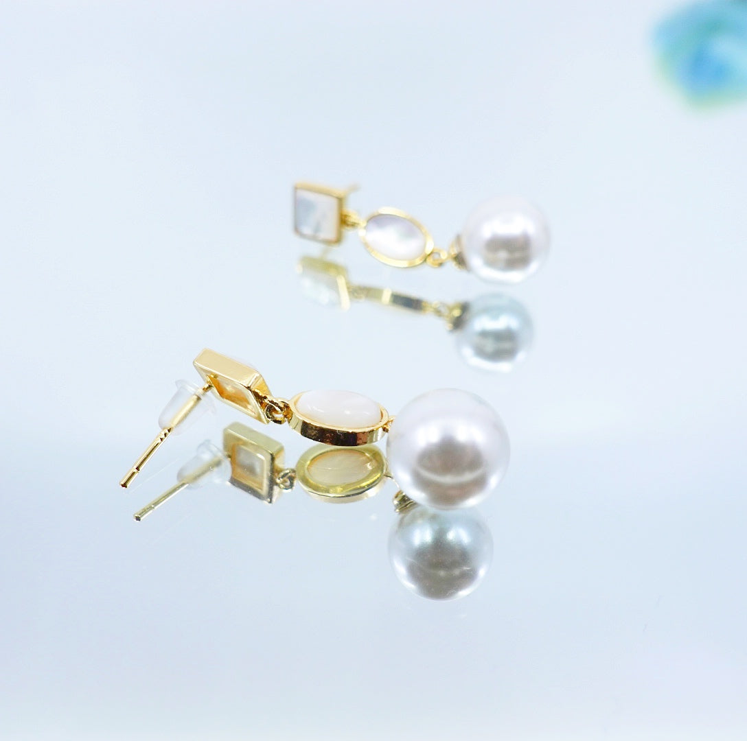 Mother Pearl Post Stud Earrings - Yun Boutique