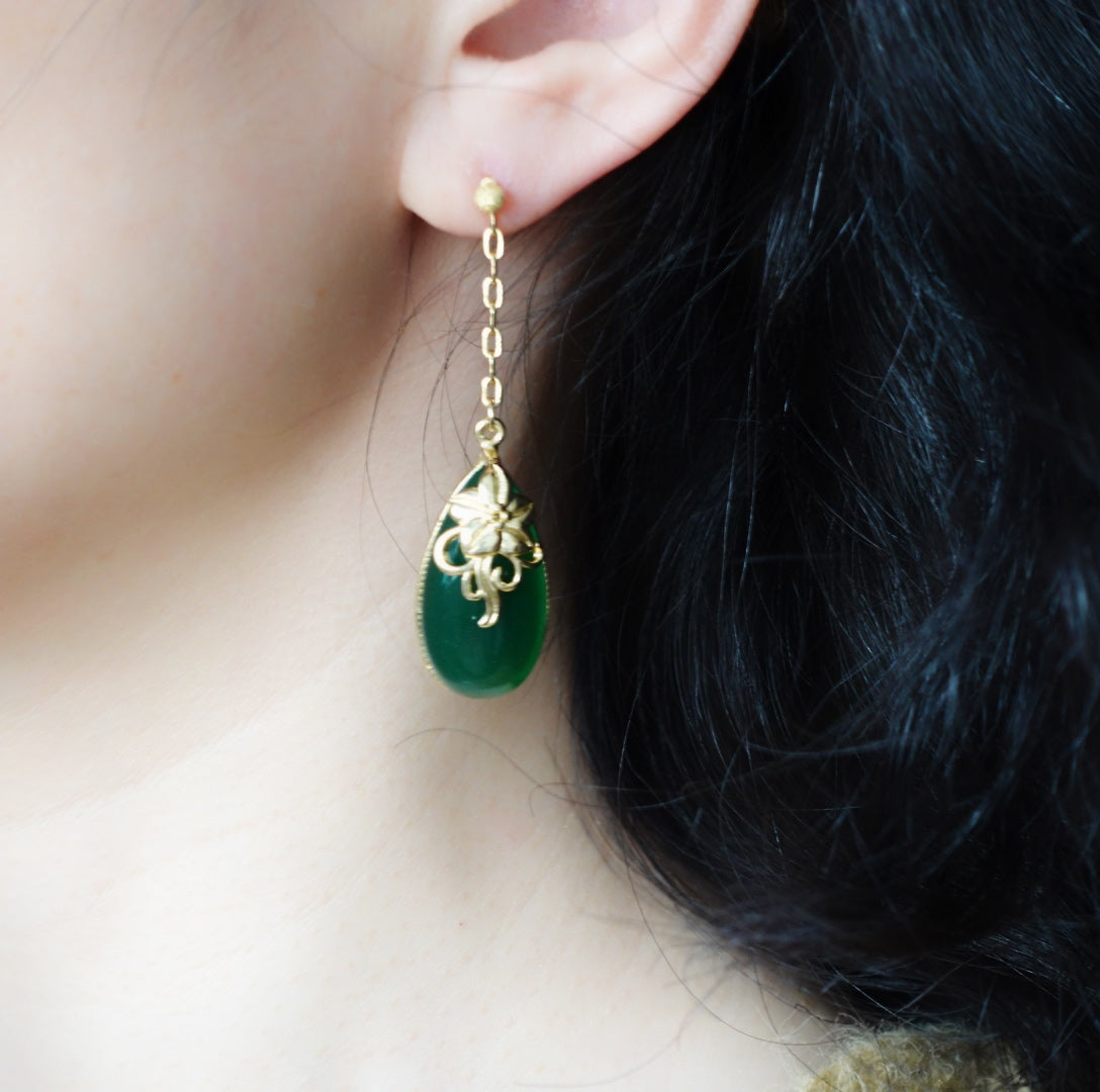 Asymmetrical Green and White Jade Dangle Earrings - Yun Boutique