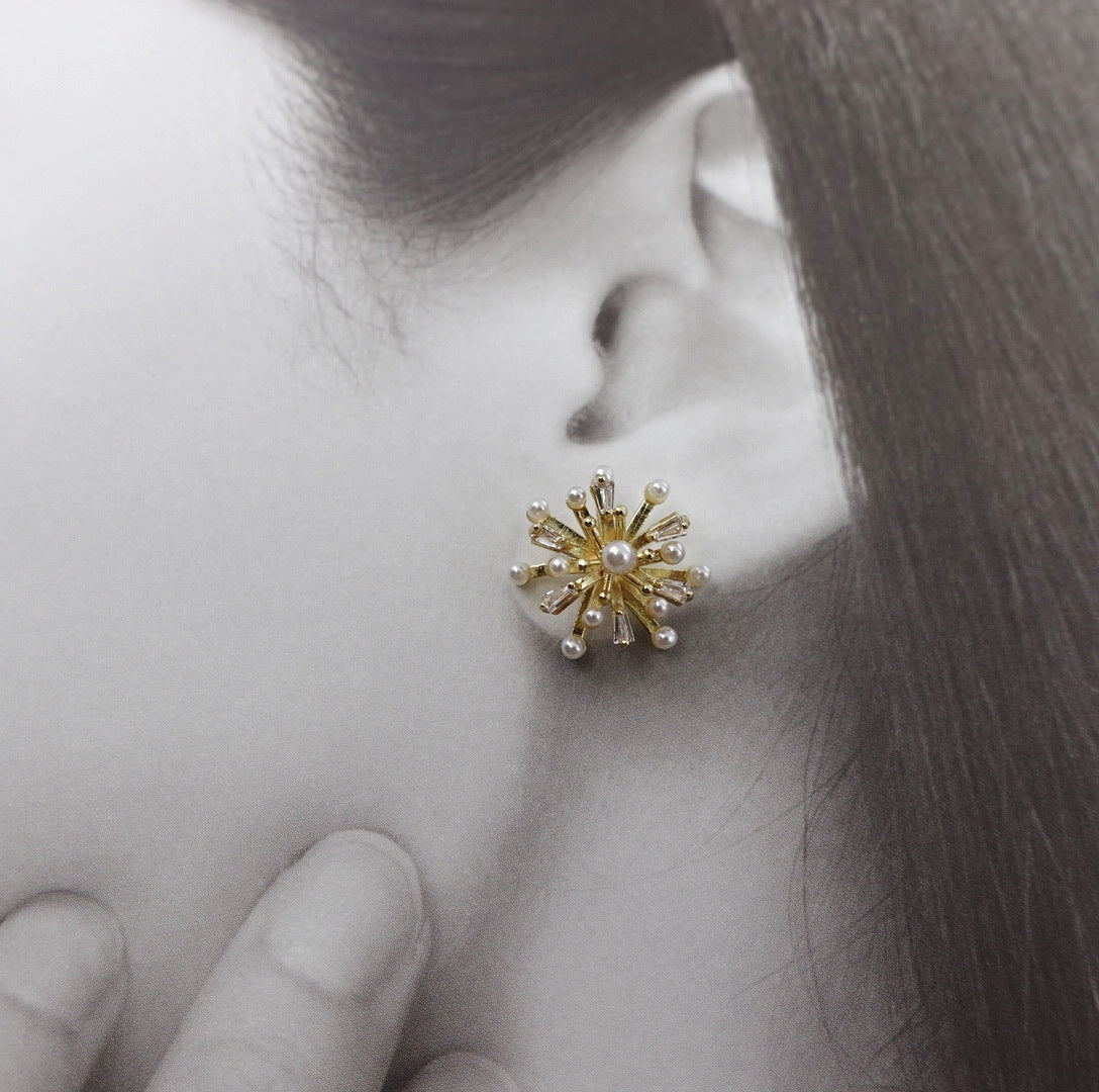 Firework Zircon and Pearl Stud Earrings - Yun Boutique