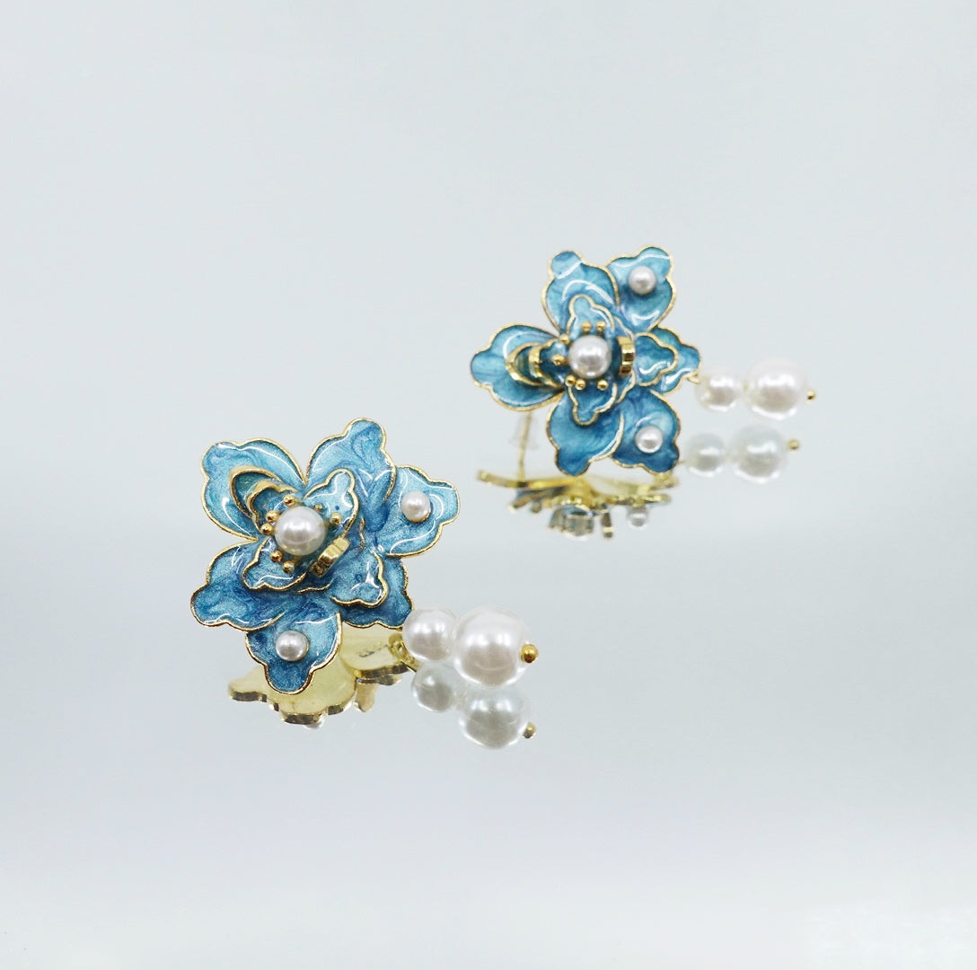 Imitation Kingfisher Flower Studs with Pearls - Yun Boutique