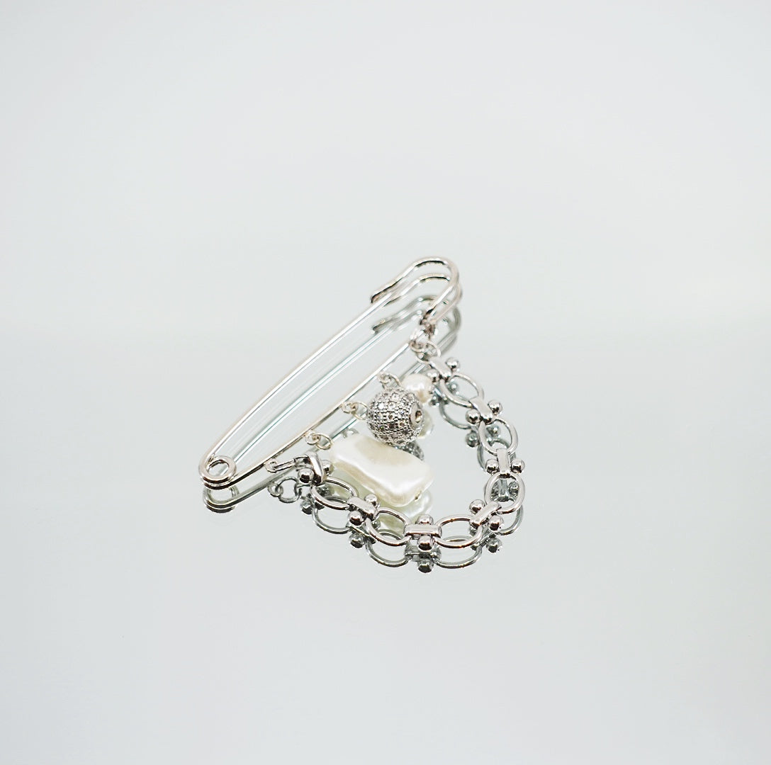 Silver Filigree Brooch with Baroque Pearl