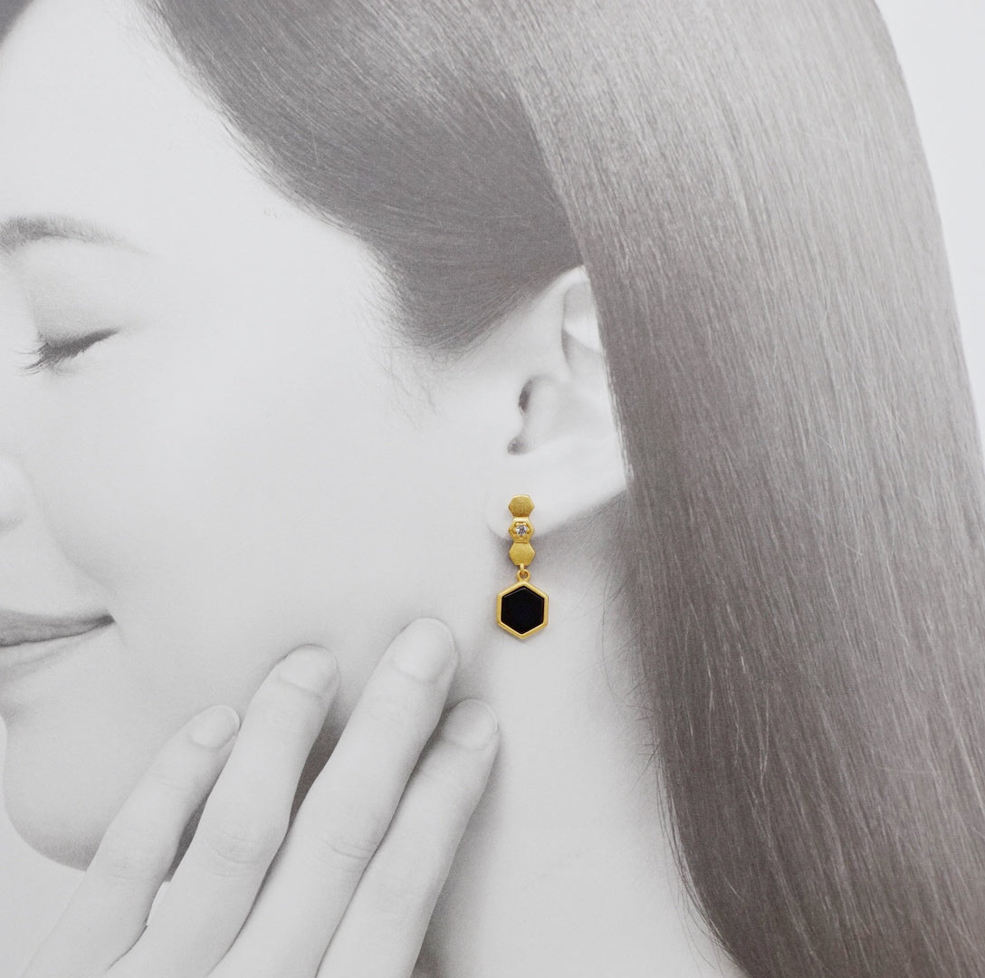 Asymmetrical Black Jade Honeycomb Earrings - Yun Boutique