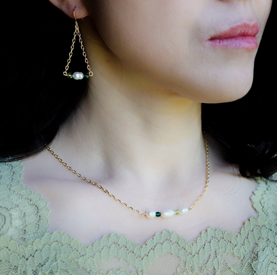 Pearl Cluster Necklace and Earrings Set (Green) - Yun Boutique