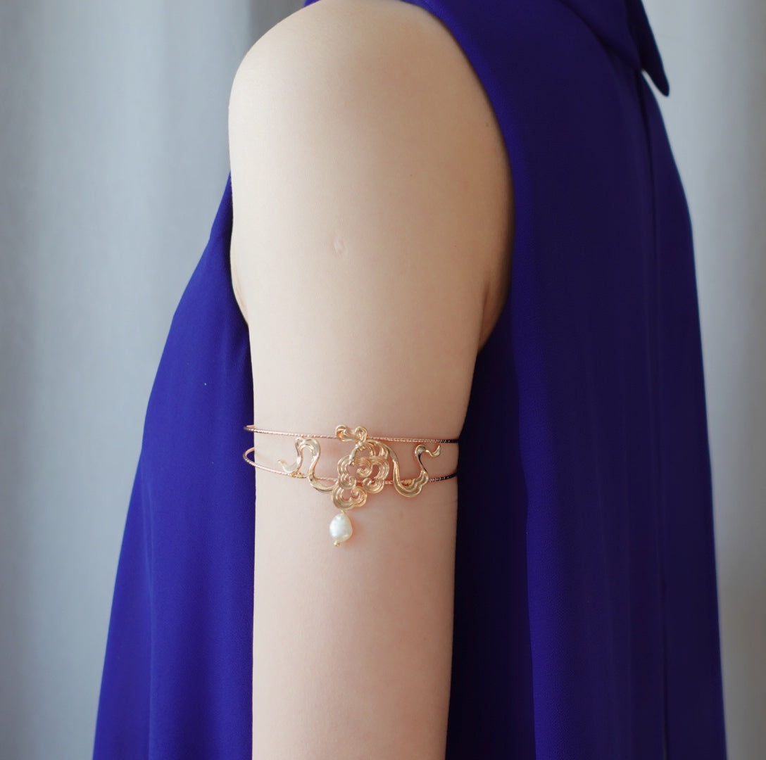 Auspicious Cuff Bangle Bracelet Gold - Yun Boutique