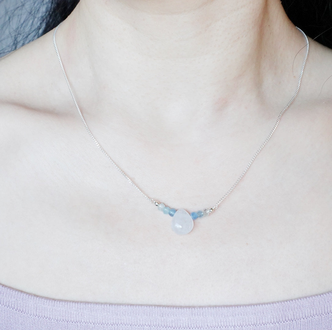 Silver Centered Quartz Necklace - Yun Boutique