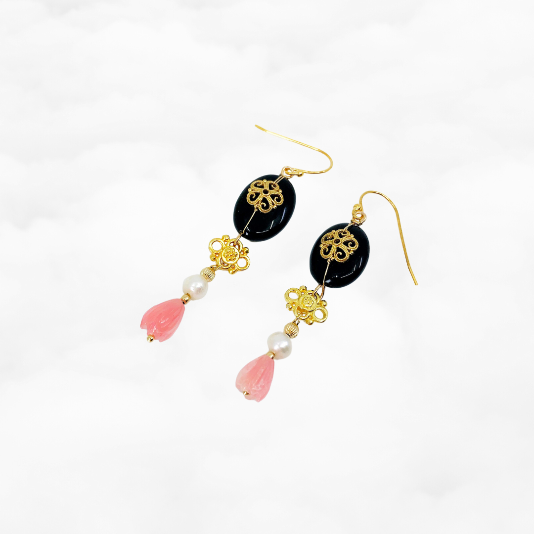 Gold Filigree Flower Black Agate Earrings - Yun Boutique