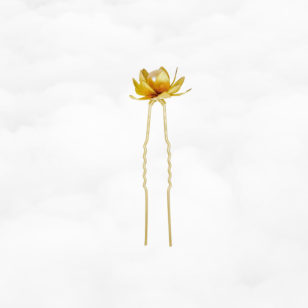 Gold Lotus Hair Pin - Yun Boutique