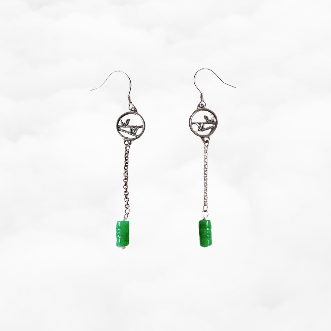 Pendientes de jade verde con motivos de bambú