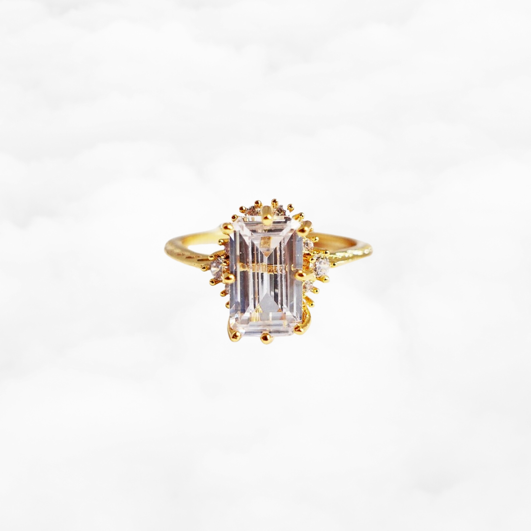 White Amethyst Gold Ring - Yun Boutique