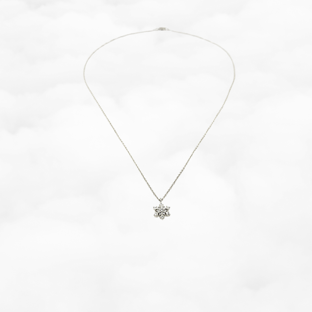 Silver Snowflake Necklace - Yun Boutique