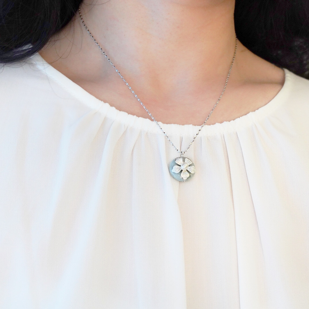 Silver Jadeite Flower Necklace - Yun Boutique