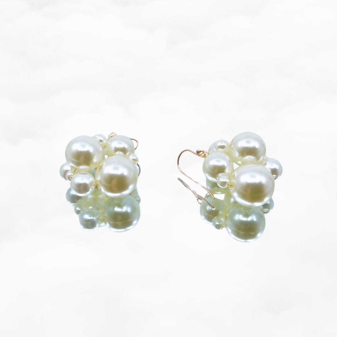 Gold Pearl Cluster Earrings | outlets Yun Boutique