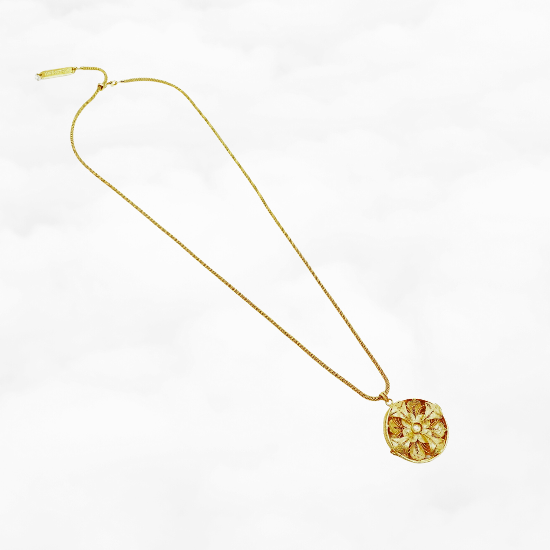 Auspicious Flower Filigree Inlay Pendant Necklace in Gold Vermeil - Yun Boutique