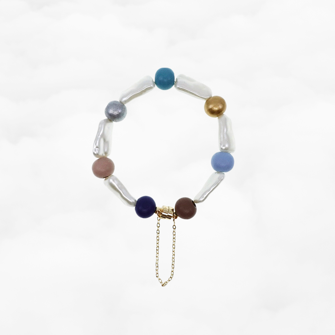 Baroque Pearl Bracelet with Wood Beads - Yun Boutique