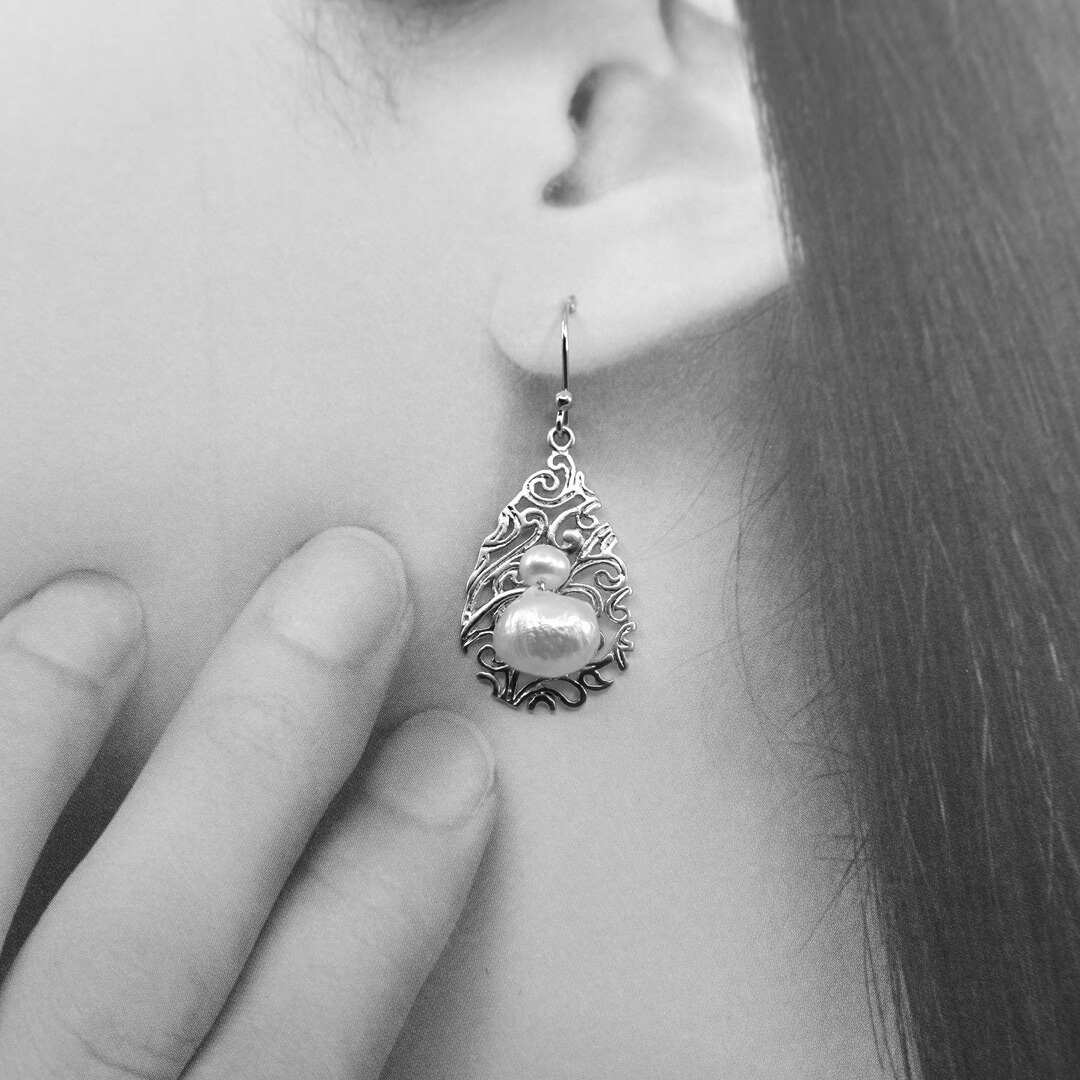 Filigree Pearl Earrings Silver - Yun Boutique