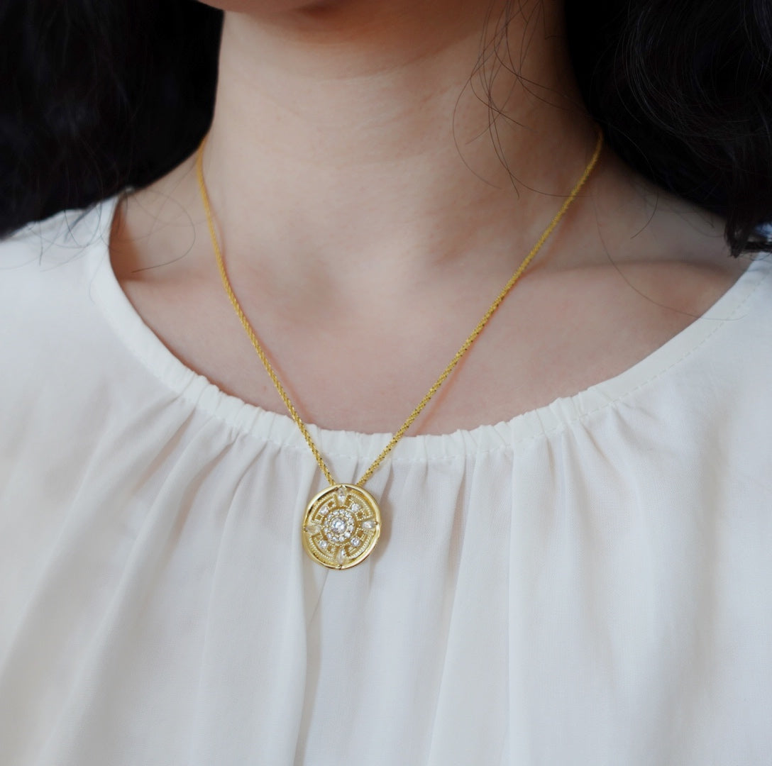 Revive Your Inner Kingdom Medium Pendant Necklace Gold - Yun Boutique