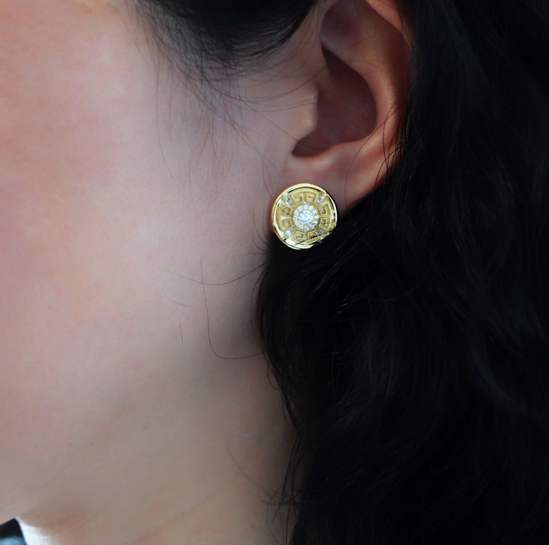 Revive Your Inner Kingdom Stud Earrings - Yun Boutique