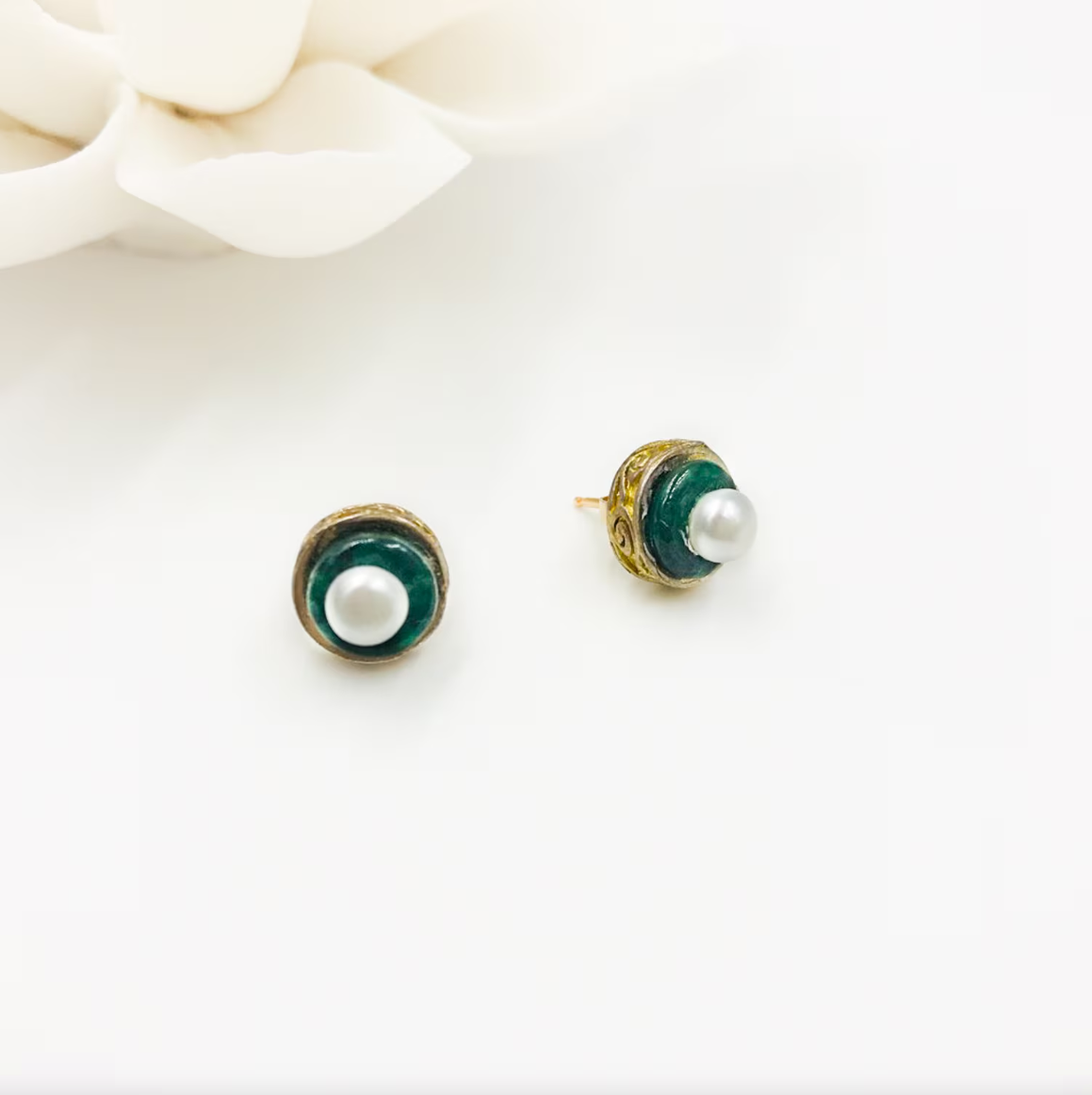 Vintage Style Jade and Pearl Studs - Yun Boutique