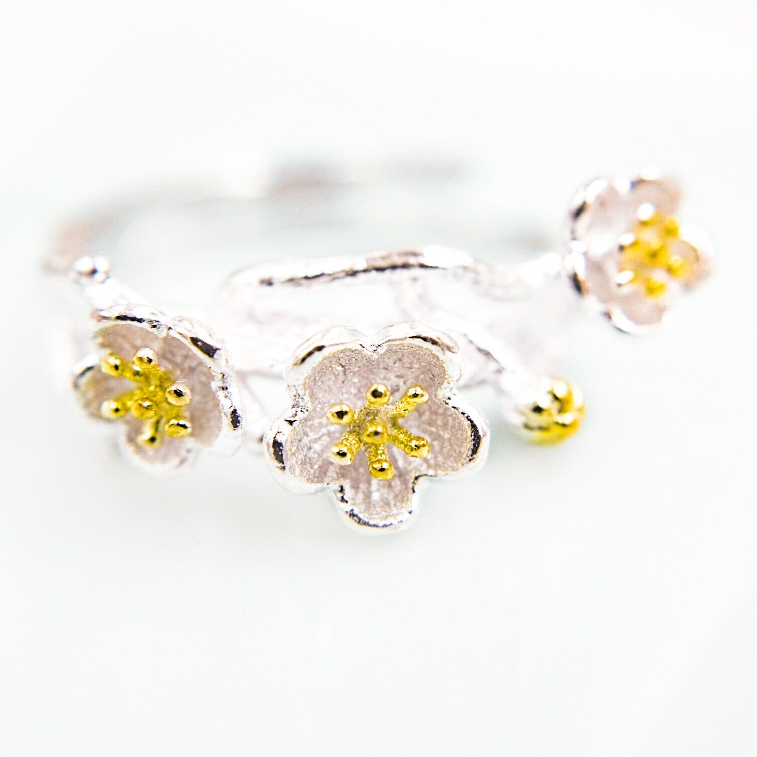 Plum Blossom Ring - Yun Boutique