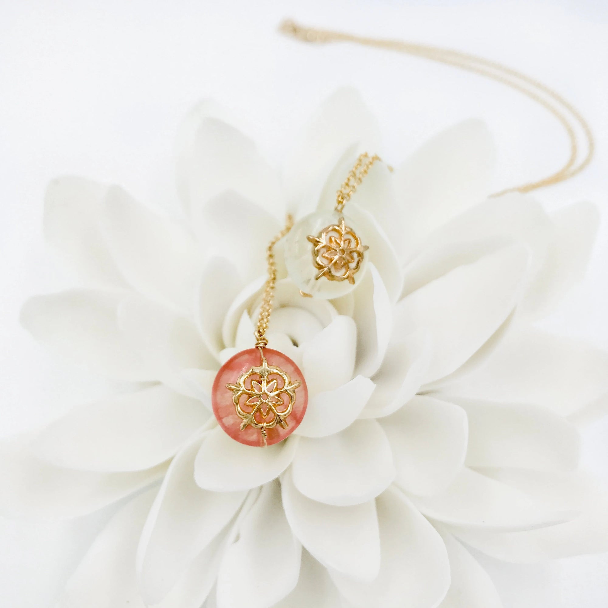 Gold Plum Blossom Tourmaline Necklace - Yun Boutique