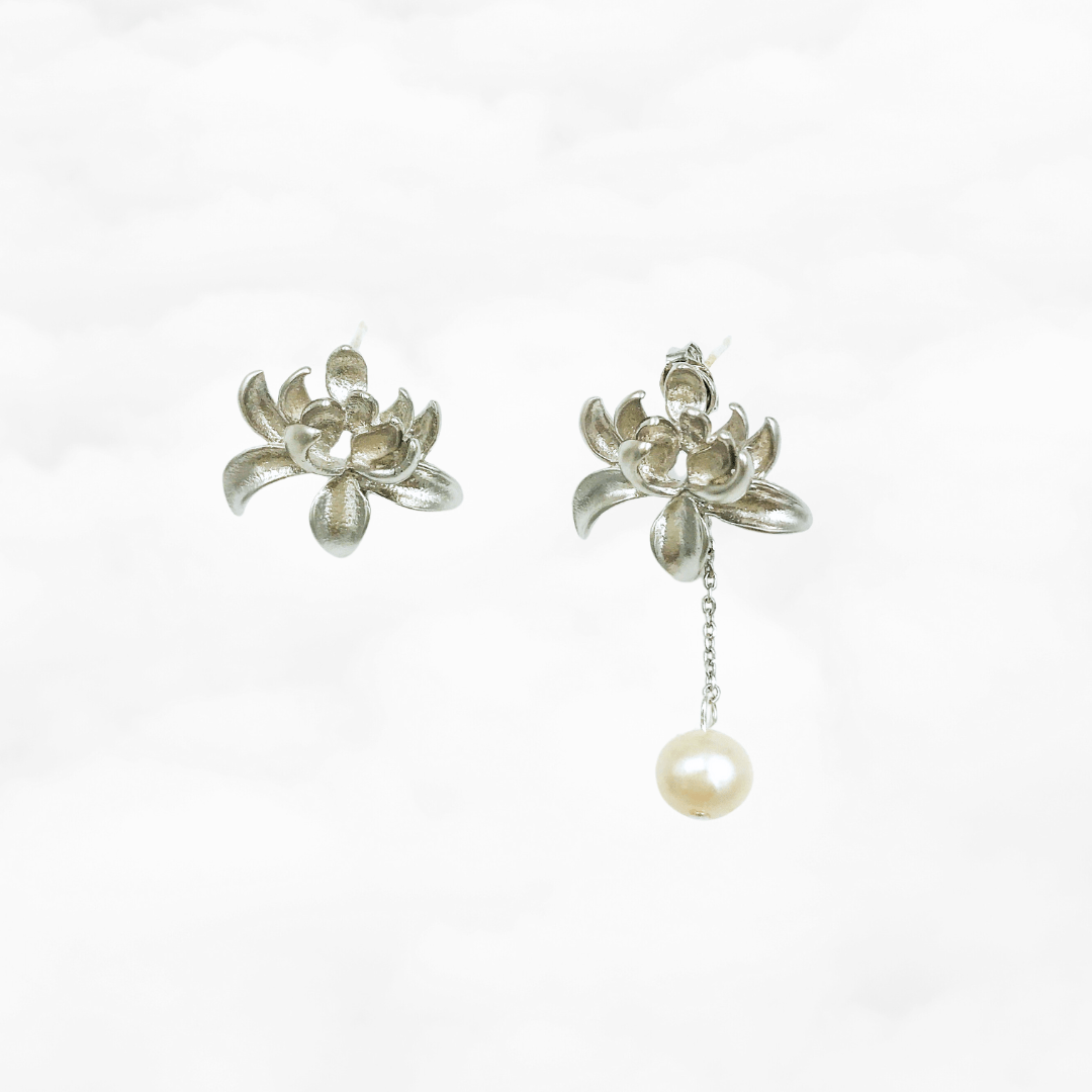 Silver Lotus Pearl Stud Earrings - Yun Boutique