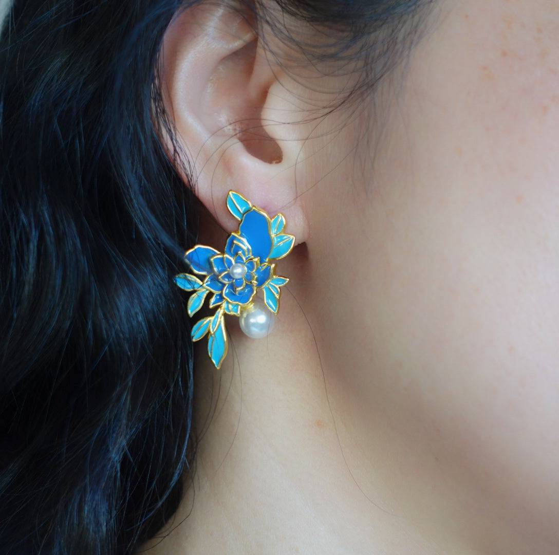 Imitation Kingfisher Enamel Floral Stud Earrings - Yun Boutique