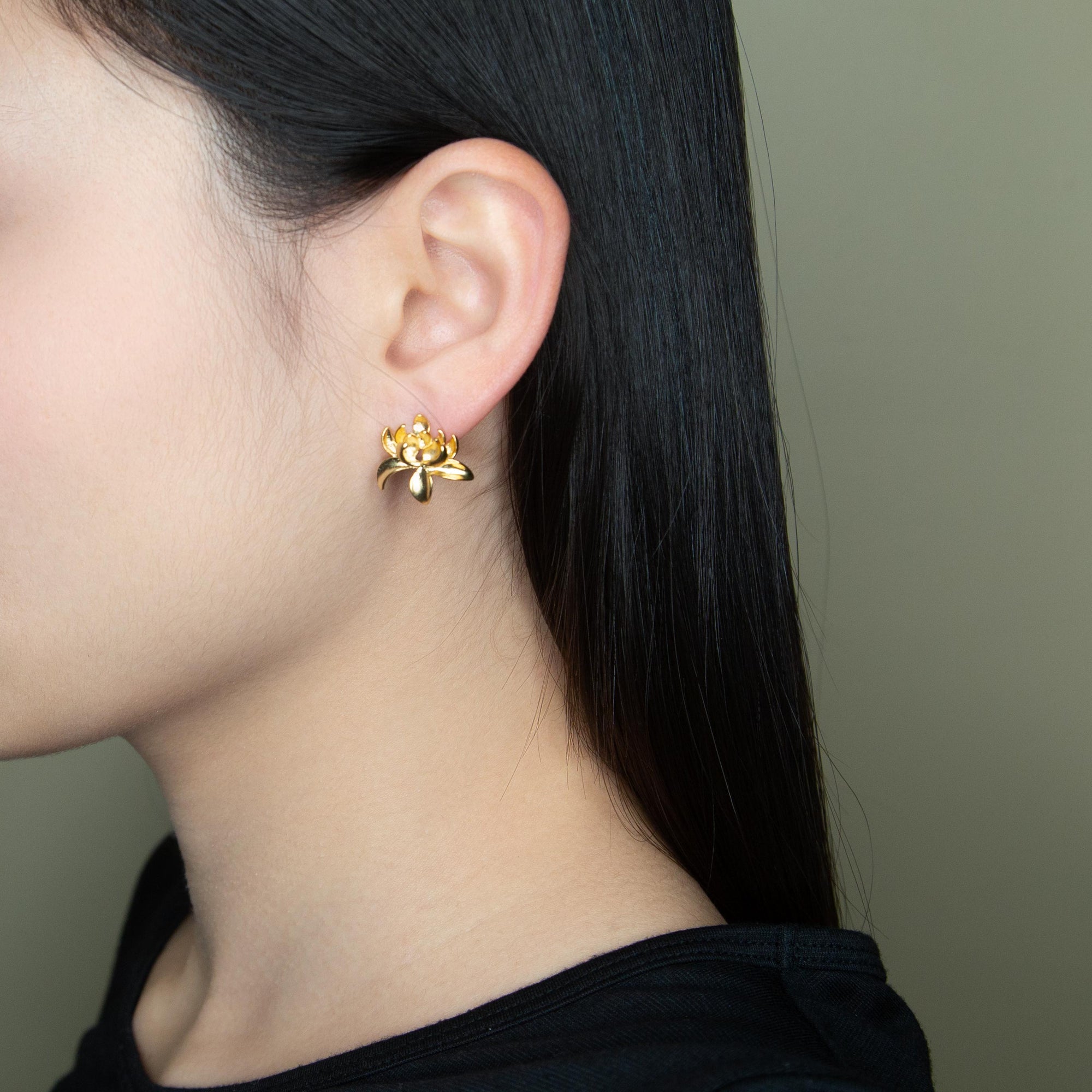 Gold Lotus Pearl Stud Earrings - Yun Boutique