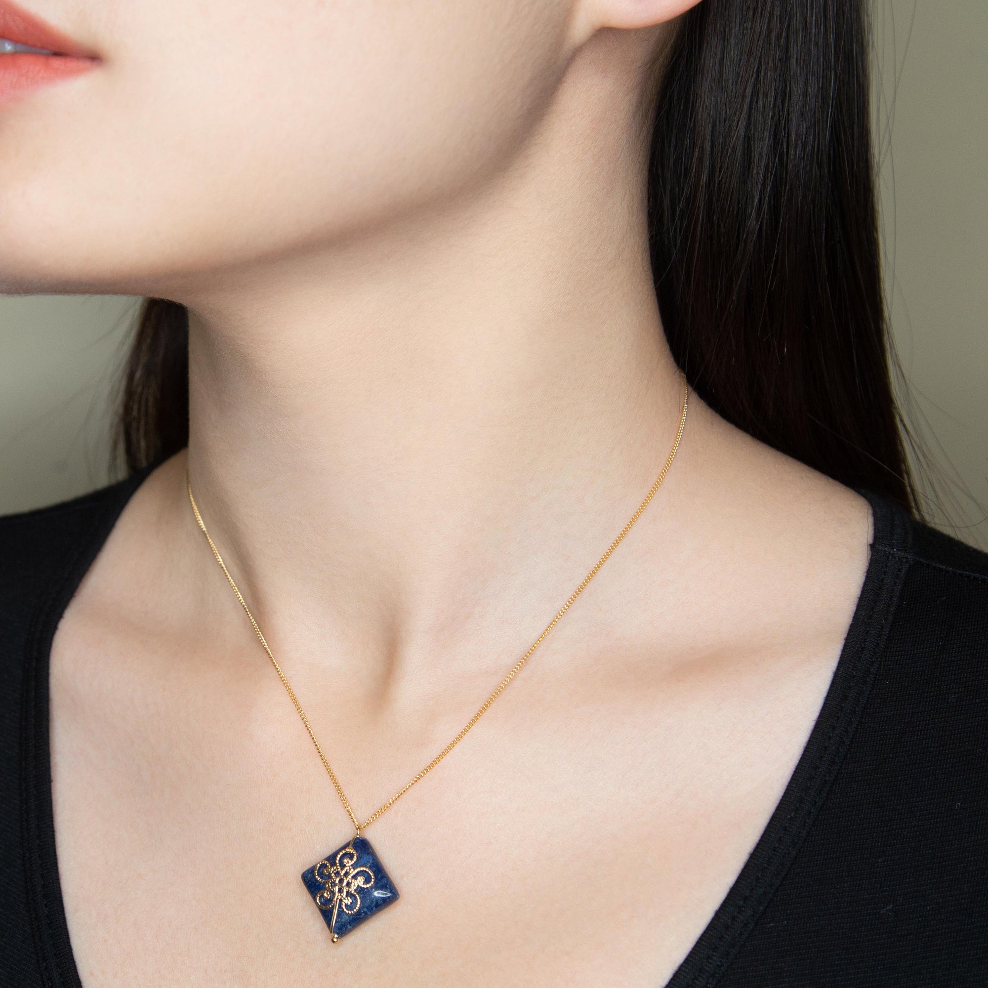 Auspicious Clouds Flower Lapis Necklace - Yun Boutique