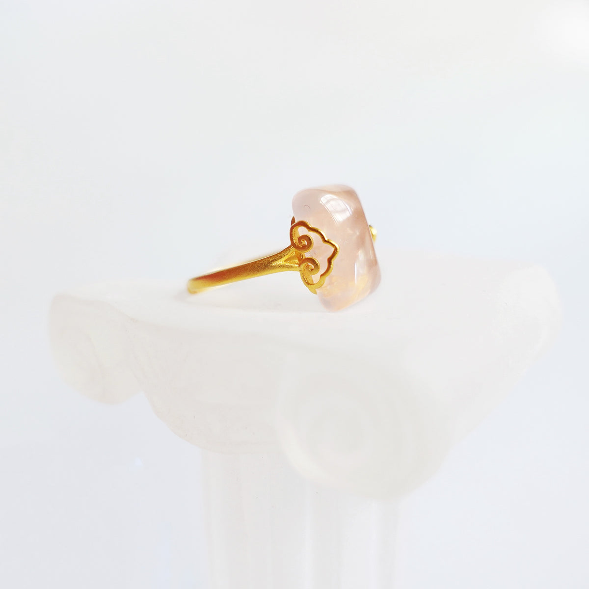 Handmade Ring, Rose Quartz Ring, Gemstone ring, Crystal Ring, Gold Ring, Quartz Ring, Rectangle Ring, Cocktail Ring, Gem Rings, Gemstone rings for women, Boutique Ring, Asian Ring, Women&#39;s gold rings, Sterling Silver Ring, Yun Boutique Ring