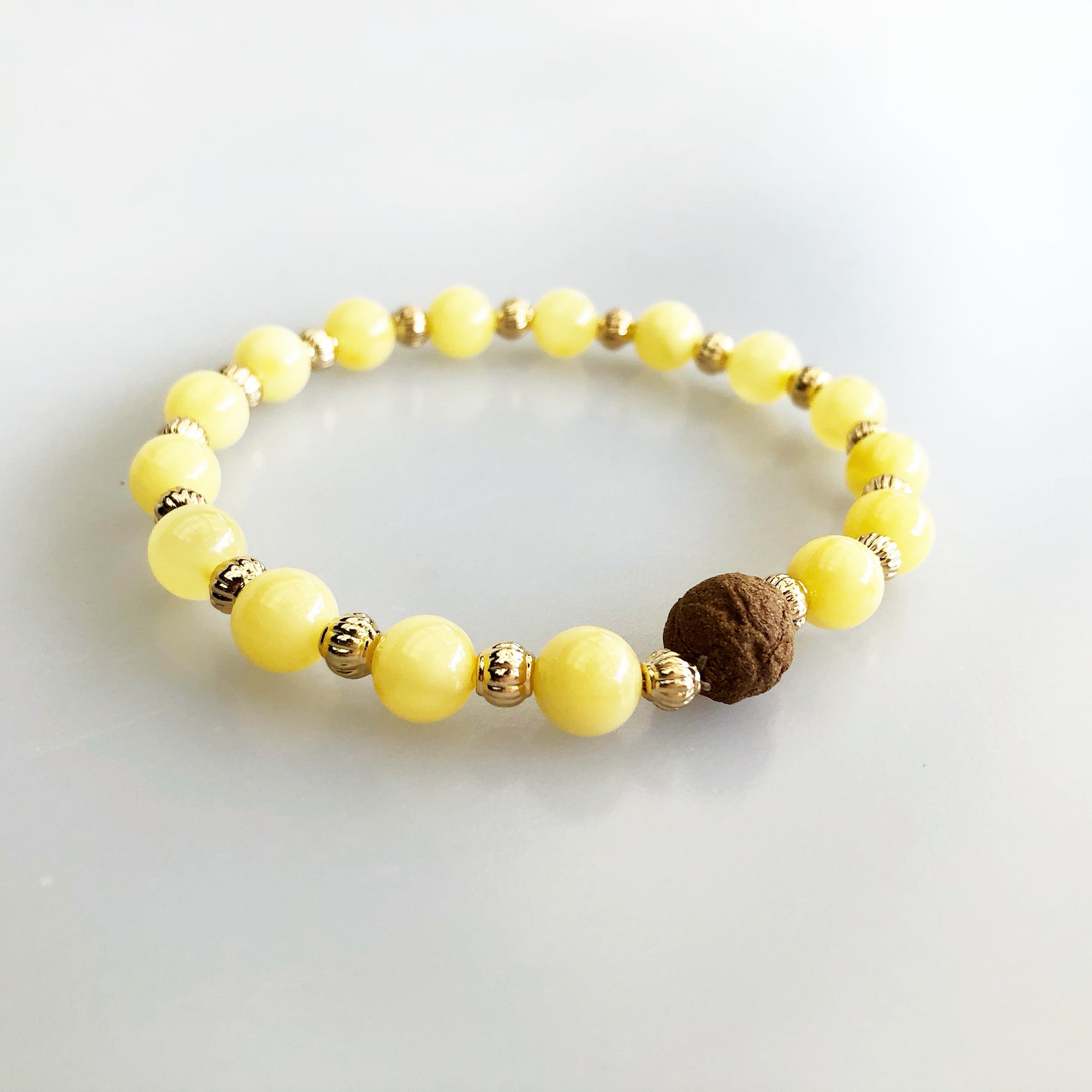 Vintage Style 8mm Amber Herbal Bracelet