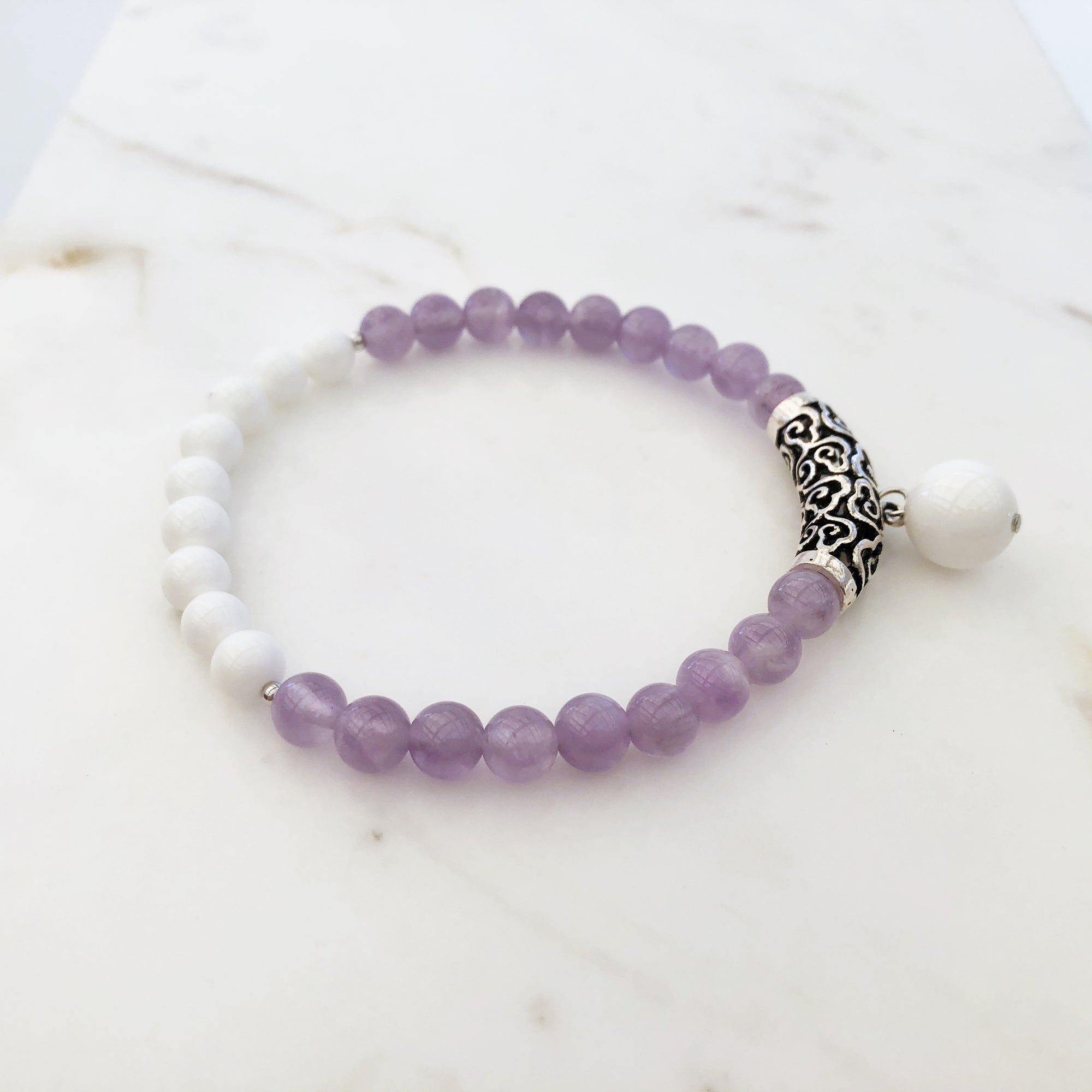 Tridacna and Amethyst Auspicious Clouds Bracelet