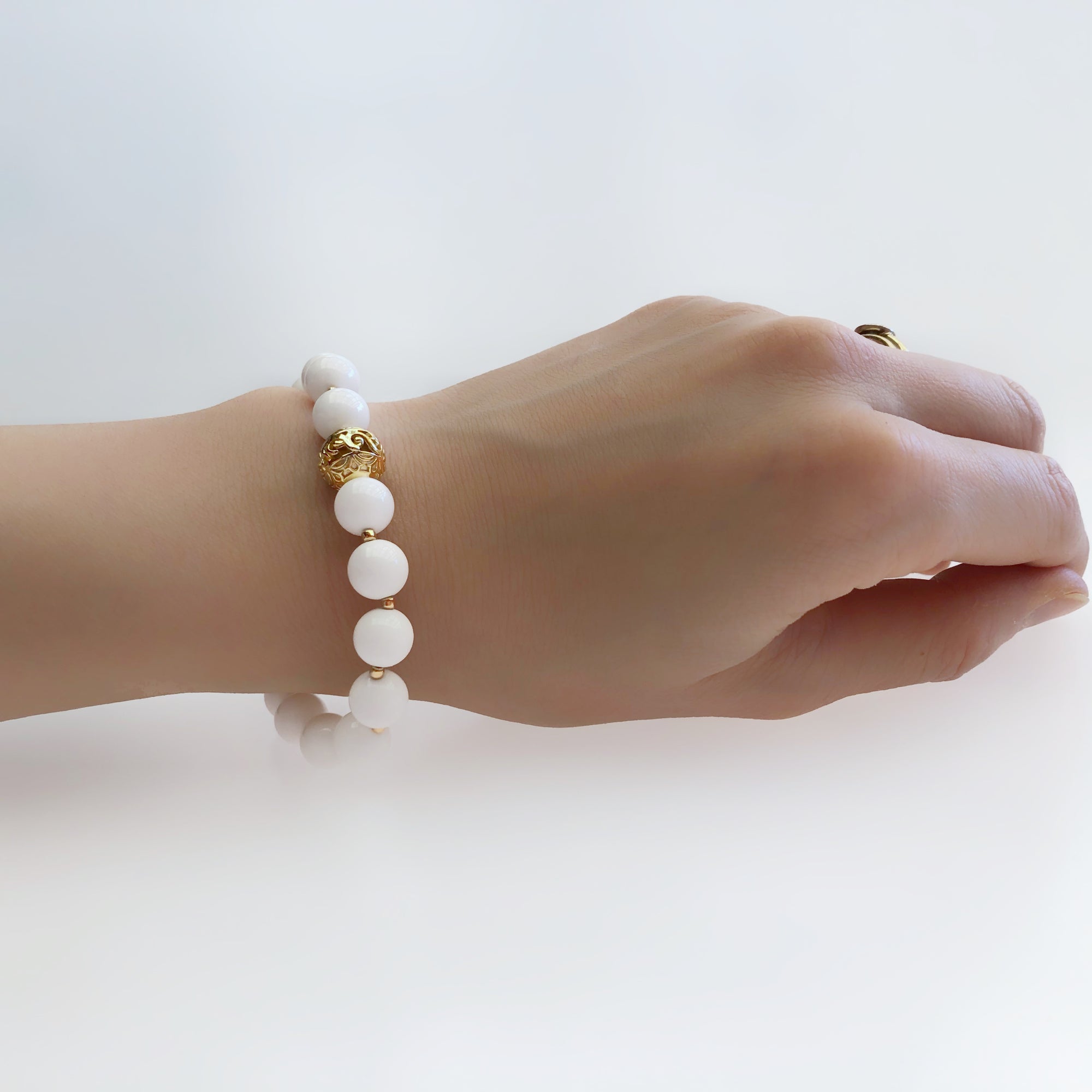 Beaded Tridacna Auspicious Clouds Bracelet