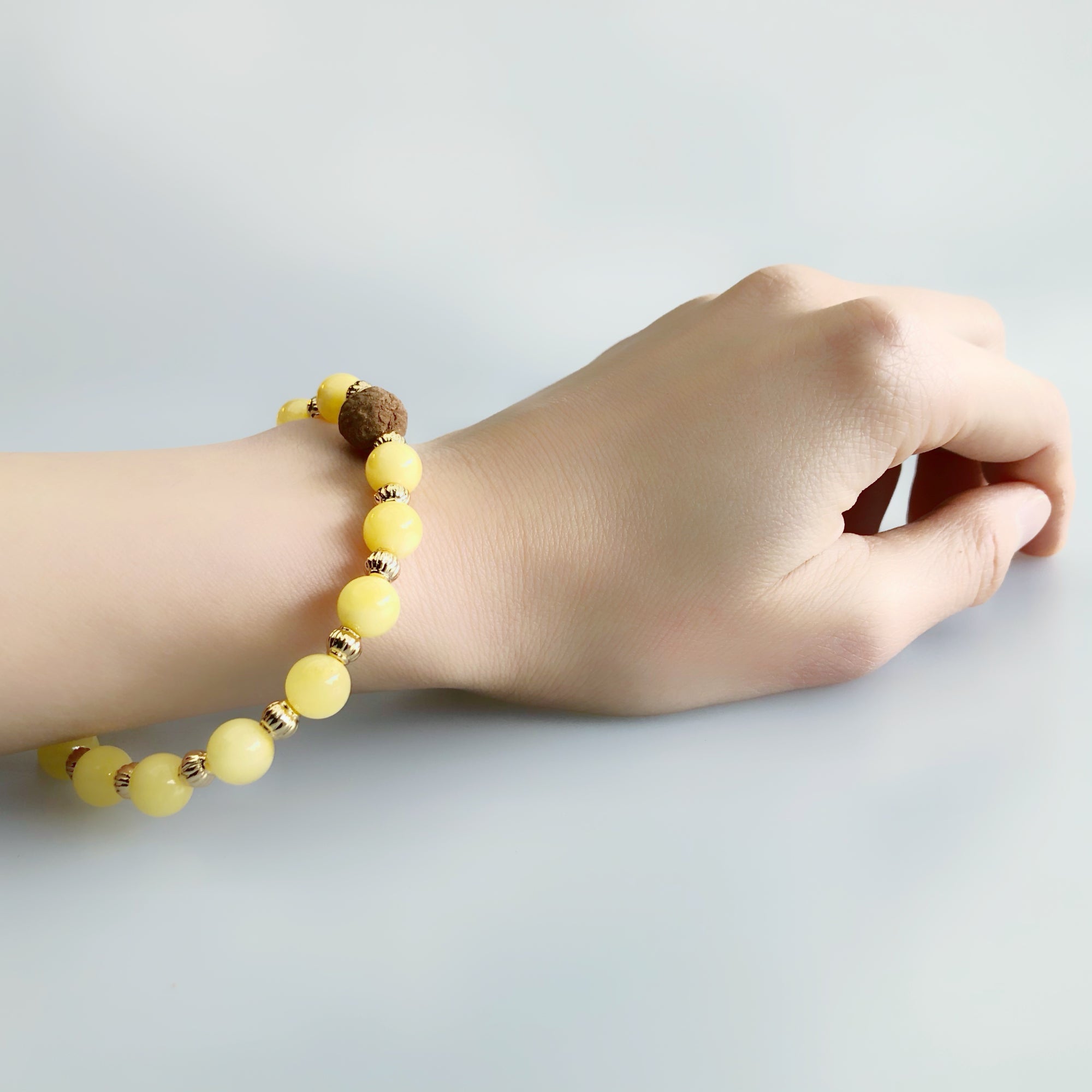 Vintage Style 8mm Amber Herbal Bracelet