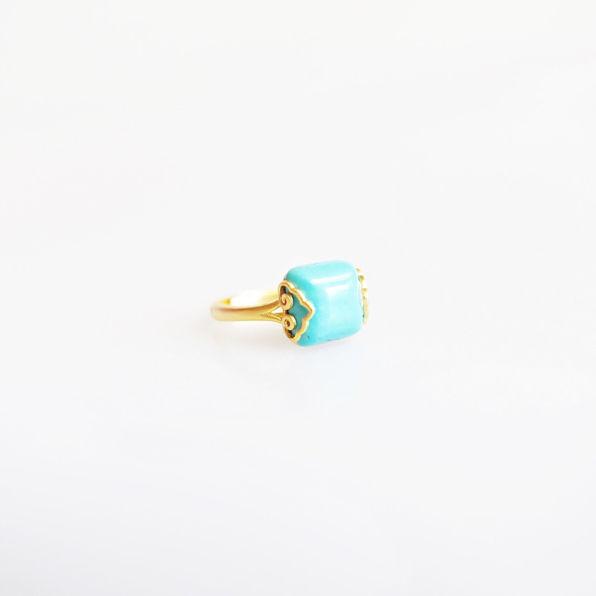 Gold Square Turquoise Ring - Yun Boutique