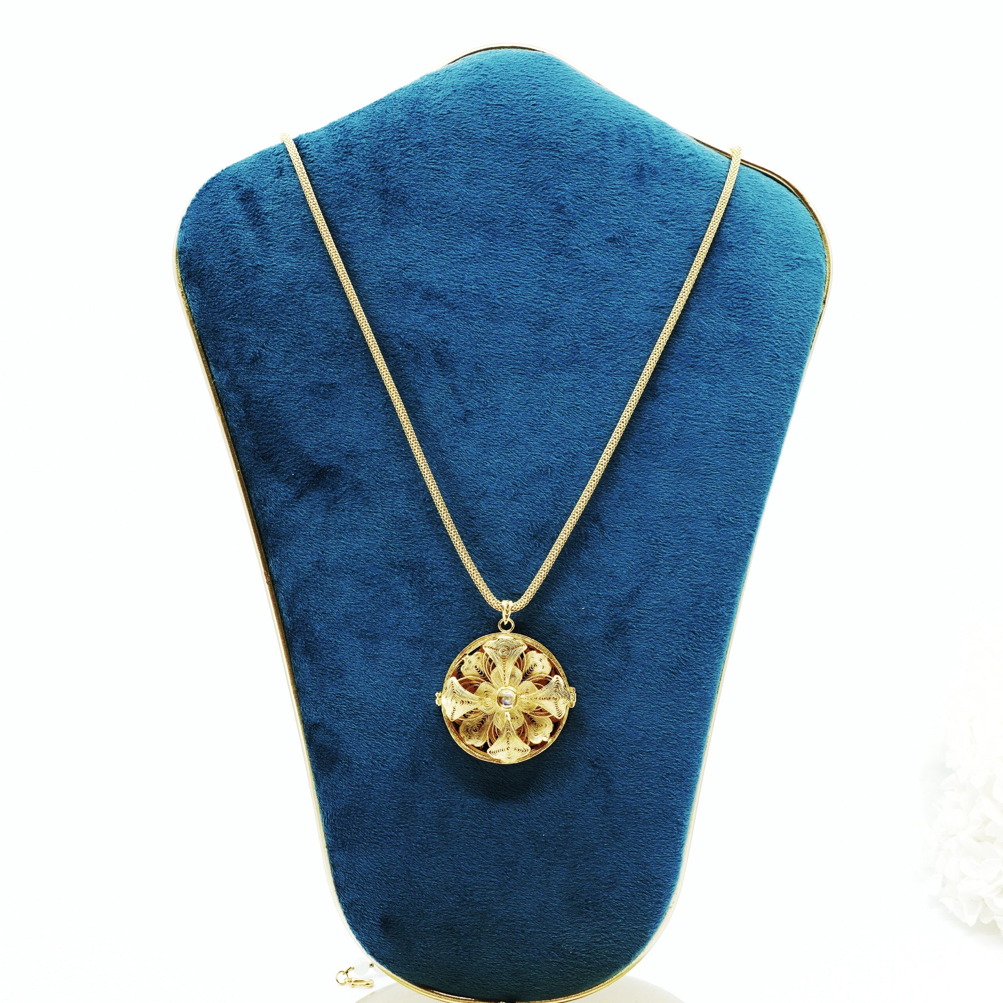 Auspicious Flower Filigree Pendant Necklace in Gold Vermeil - Yun Boutique