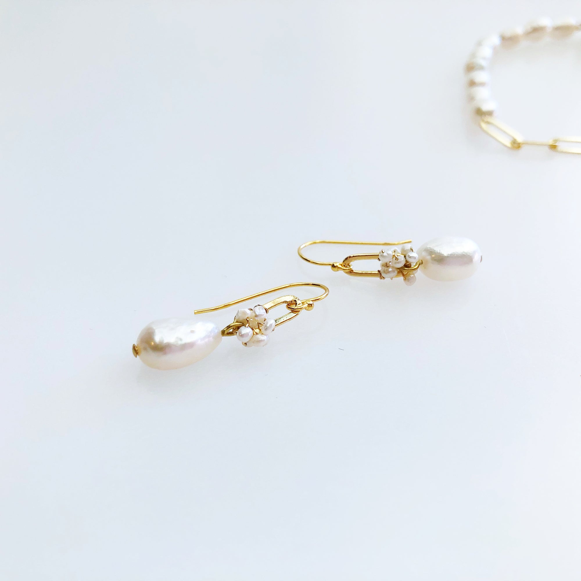 The Cloud Wrapped Pearl Earrings