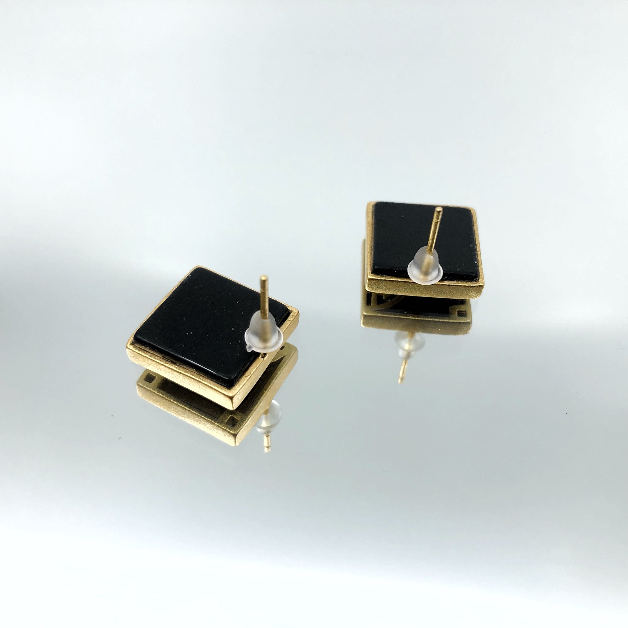 Gold Square Agate Studs - Yun Boutique