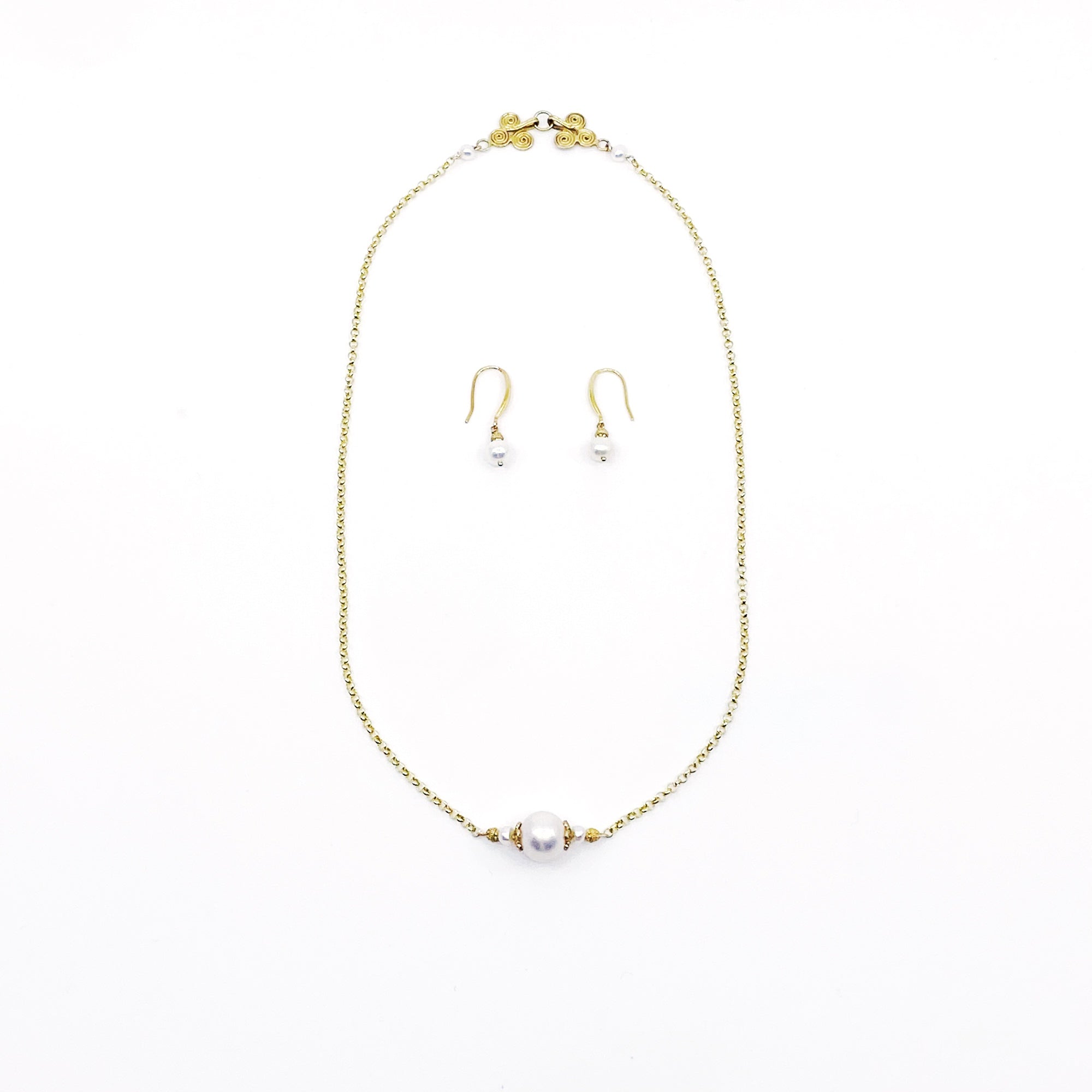 Yun Boutique The Nine Gold Pearl Necklace and Earrings Set