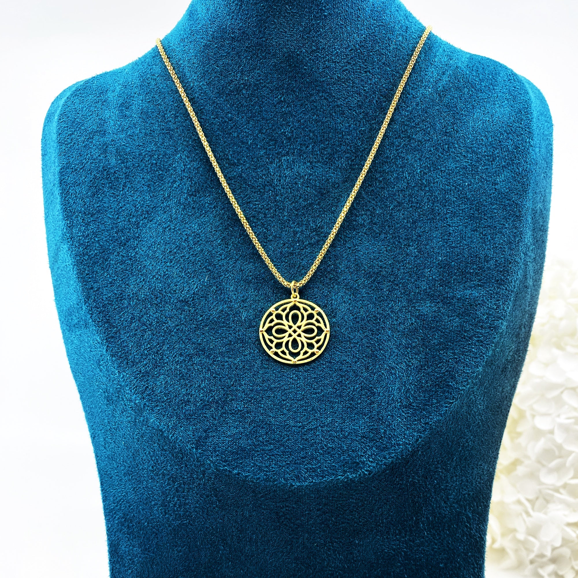 Auspicious Origin Medium Pendant Necklace Gold